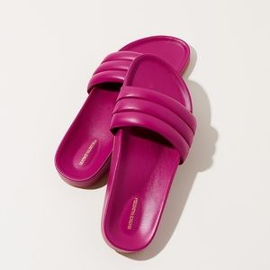 Beatrice Valenzuela Sandalia